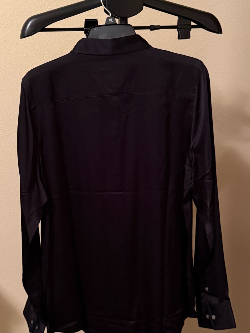 UNTUCKit Women’s Black Long-Sleeve Button-Up 100% Polyester Shirt, NWT - Picture 2 of 3